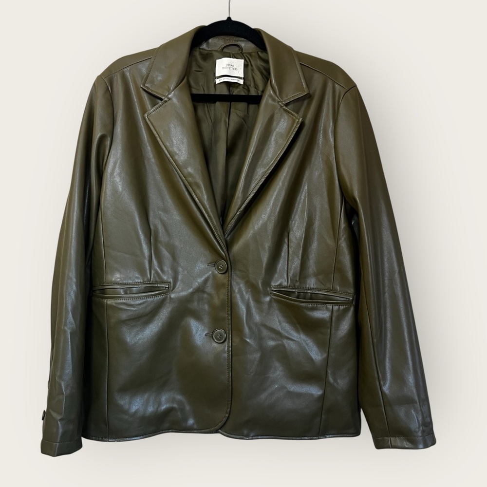 URBAN OUTFITTERS Jules Oversized Faux Leather Women’s Blazer in Moss